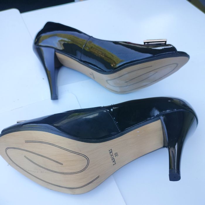 Czarne półbuty Lasocki