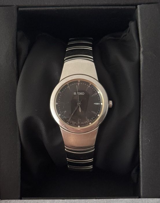 Seiko Vintage Quartz 1N01-0330 – Preto – Para Reparação