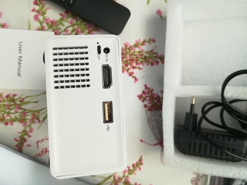 mini projetor com pouco uso