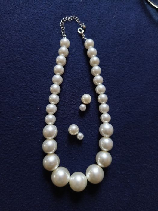 Буси, прикраси, намисто