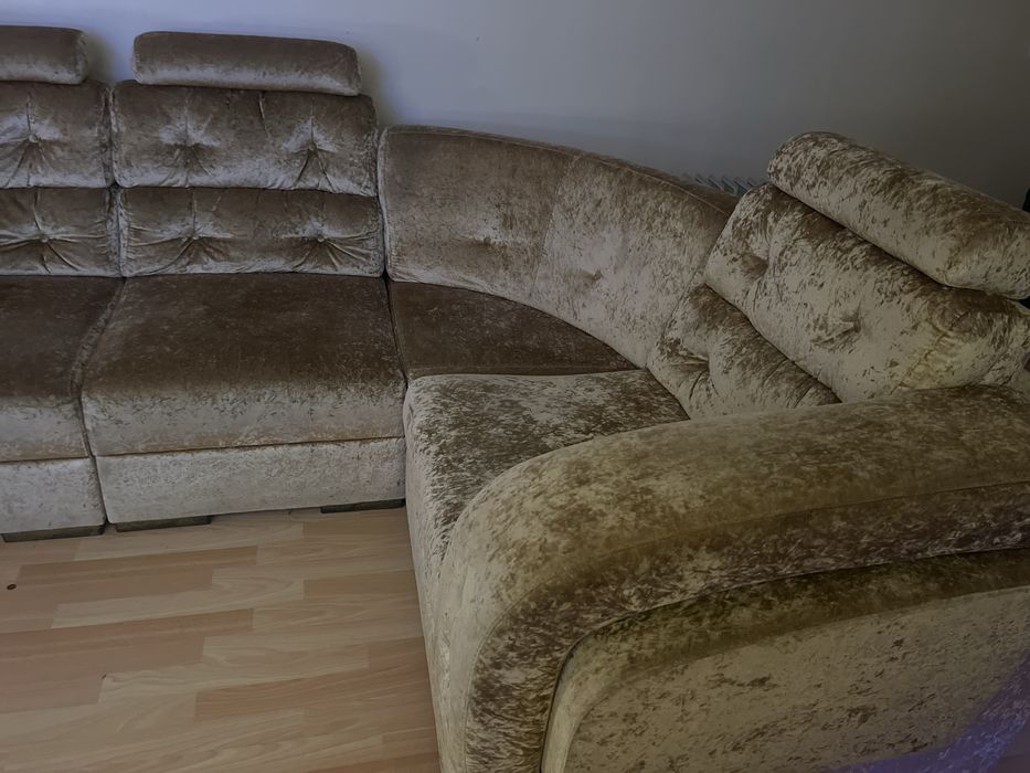 Sofa  longo beje muito confortavel