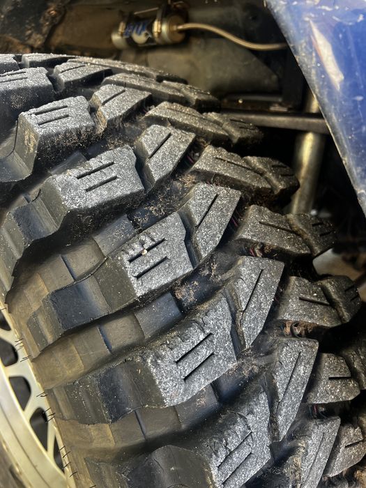 Conjunto Maxxis 37 R17