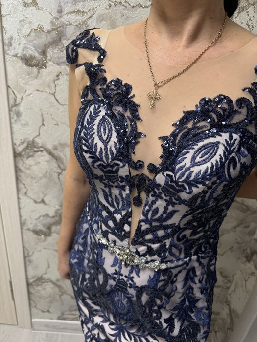 Випускна сукня у розмірі XS