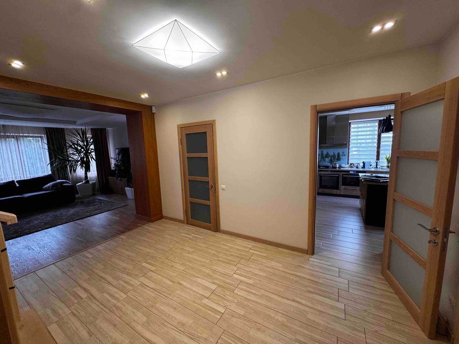 ‼️Браїлки‼️ Цегляний будинок з гарним ремонтом, ландшафт, ТОП локація