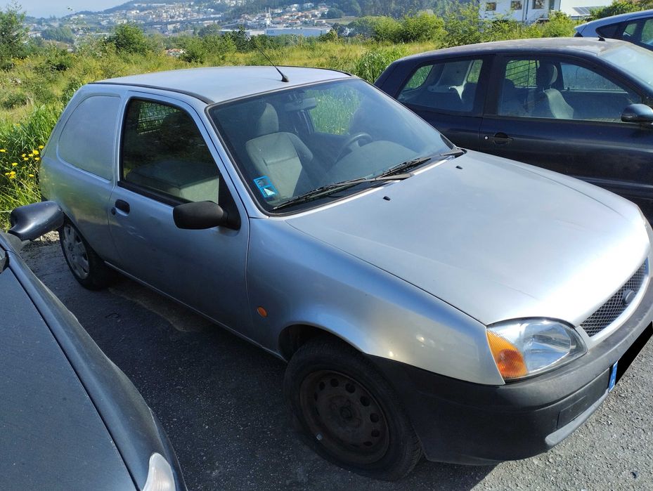 Ford Fiesta 1.8 TDDI Só Para Peças