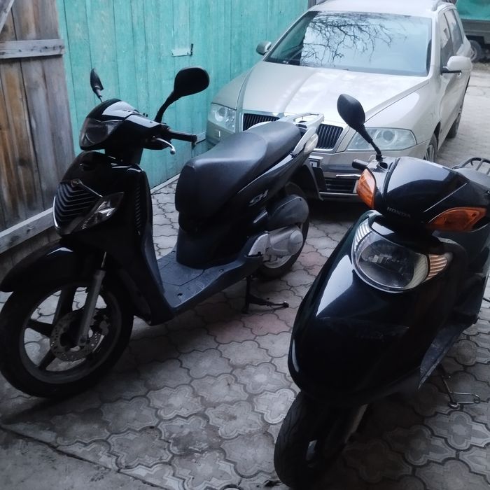 Мопед  Хонда 100  і SH150 4 тактний зареєстровані.