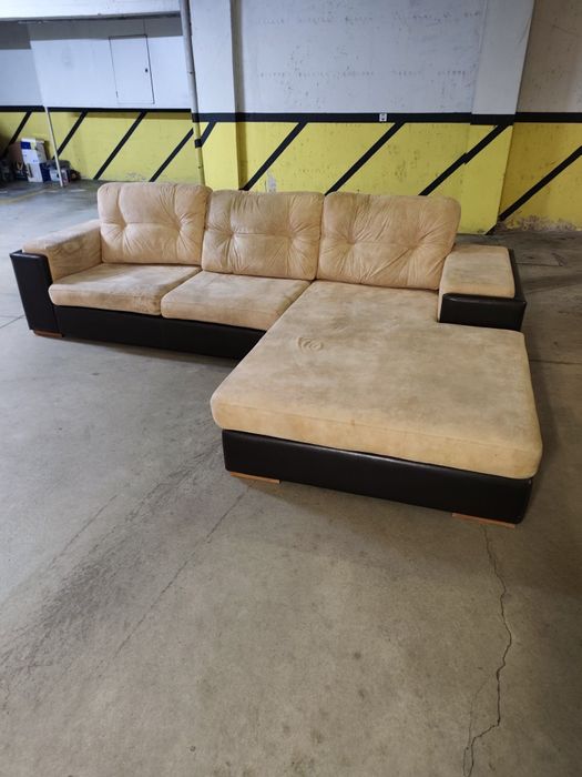 Sofá com chaise longue