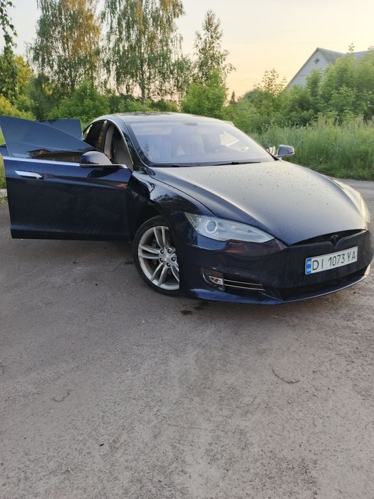 Tesla S 85 performance