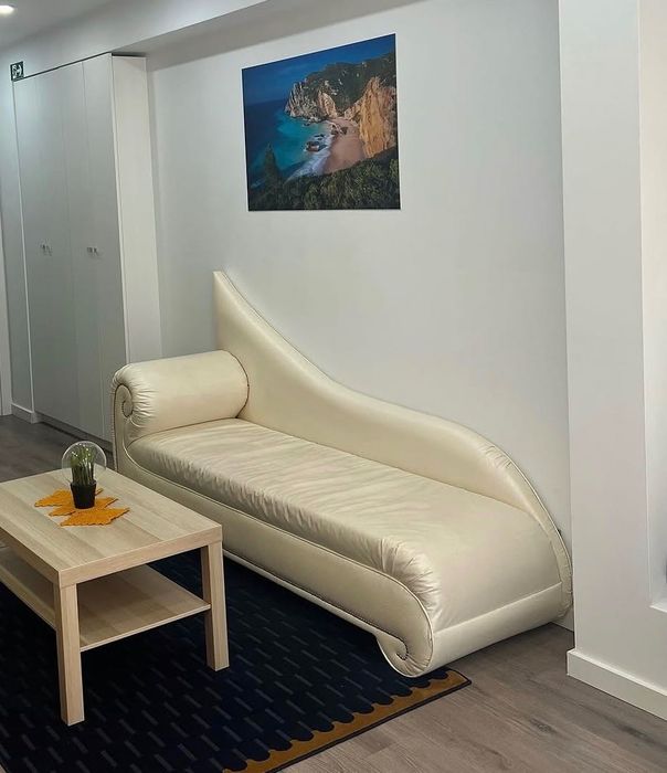 Chaise longue de pele