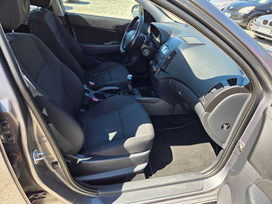 Hyundai I 30 1,4 Blue Drive LIFT Alus Hak 2010 rok Zamiana