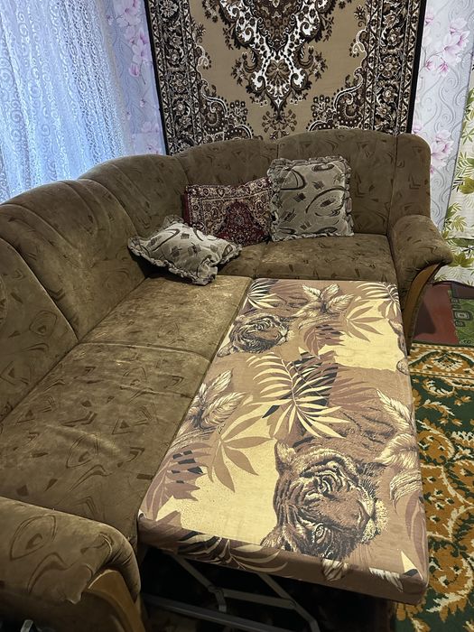 Диван угловий. В спальню/залу/прихожу