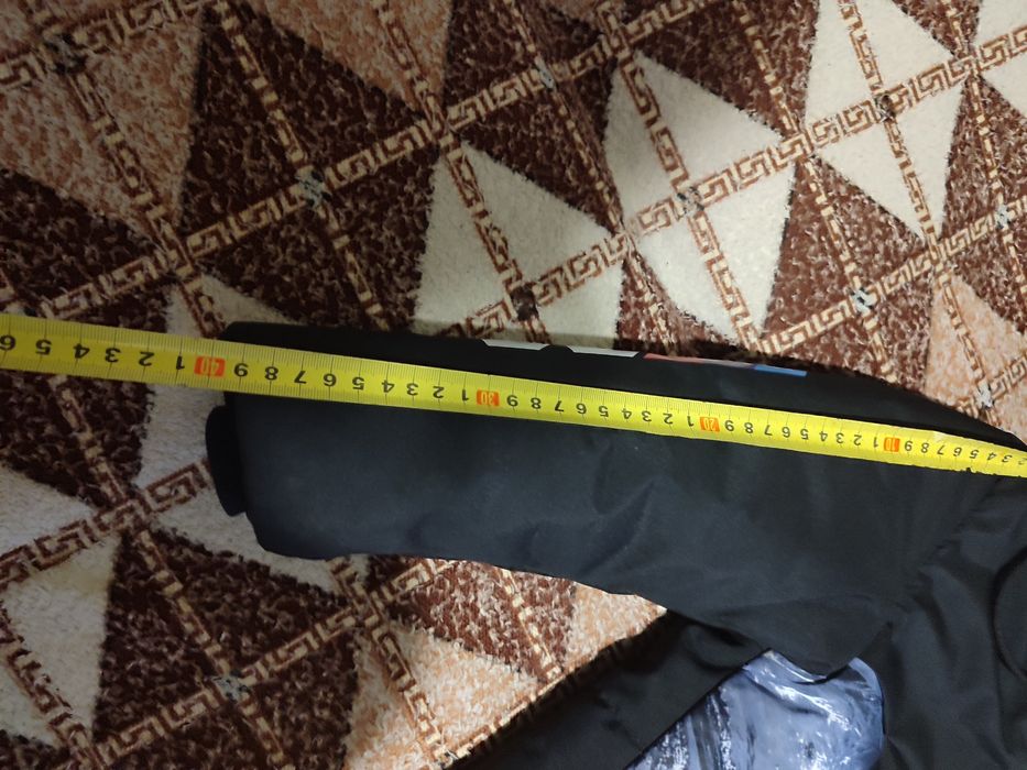 Продам курточку зимову на хлопчика