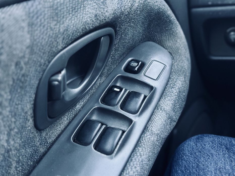 Mitsubushi Lancer GLX 1.3  | 75cv