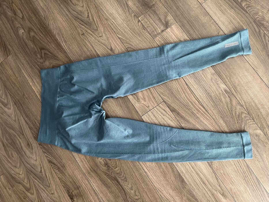 Turkusowe legginsy