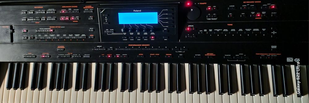 Keyboard Roland G-800 top