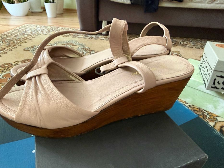 Продам босоніжки Массімо Дуті