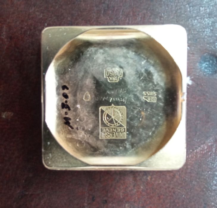 Relógio Universal Geneve em ouro 18K