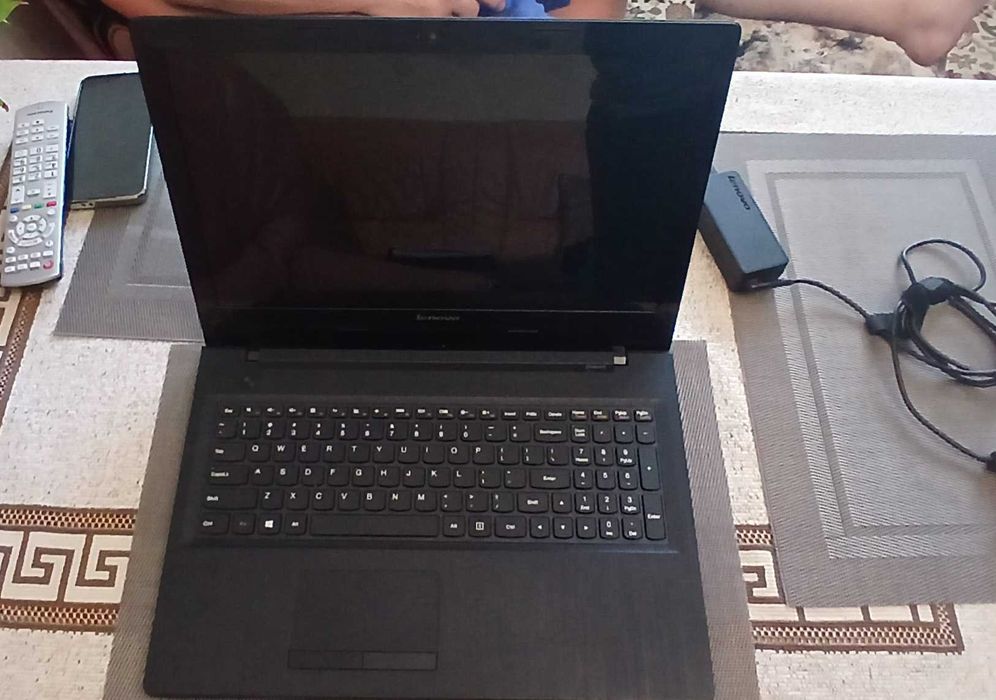 Laptop    Lenovo
