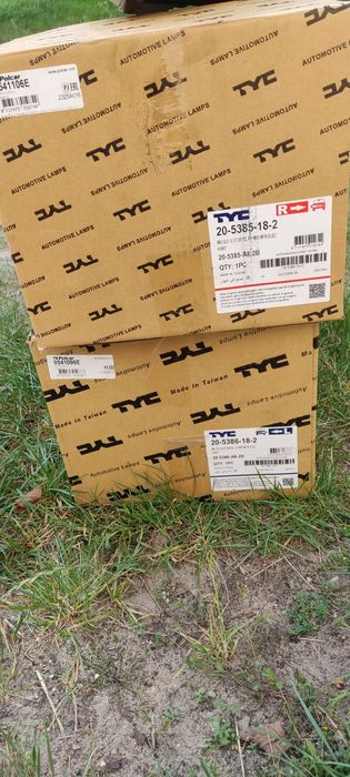 Reflektory przednie golf 4