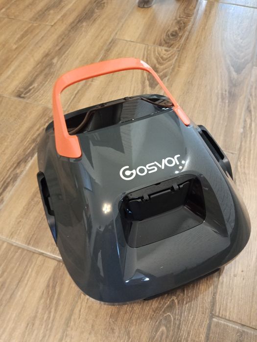 безпровідний роботизований очисник для басейнів Gosvor LiteVac 800.