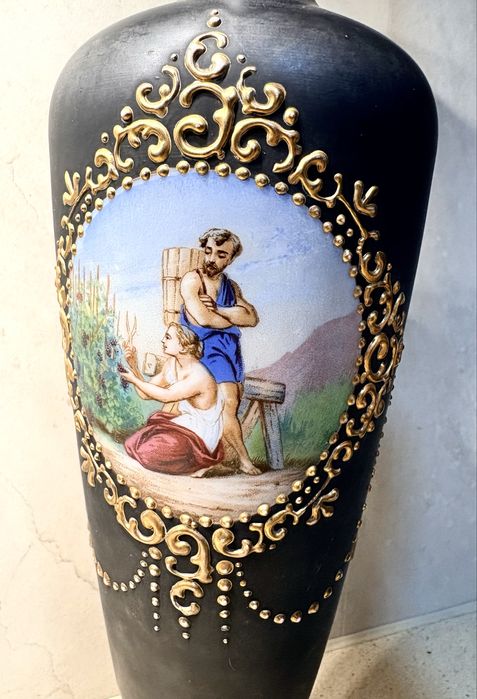 Par de grandes magníficas jarras-vidro opalino c. pinturas miniaturas