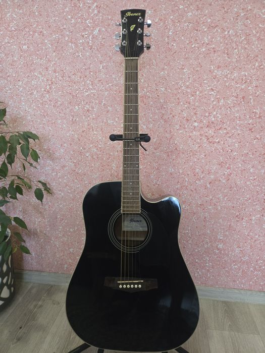 Електроакустична гітара Ibanez PF15ECE-BK