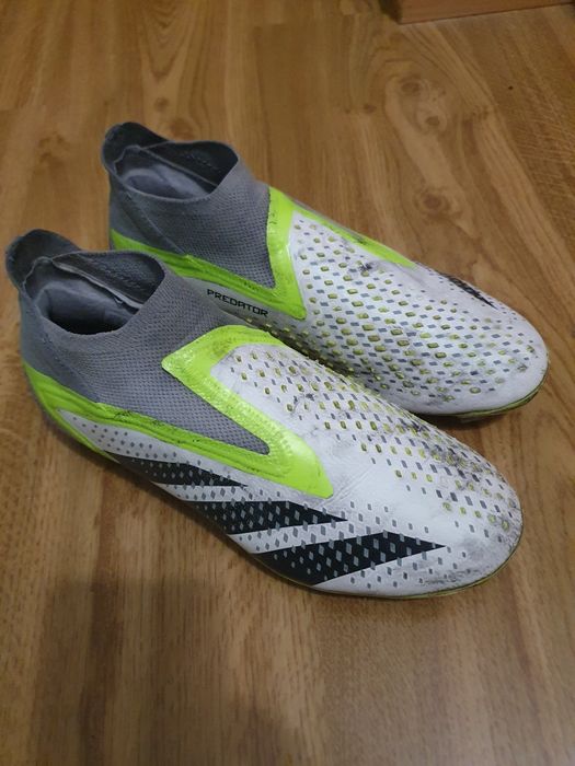 Chuteiras futebol campo sintético
