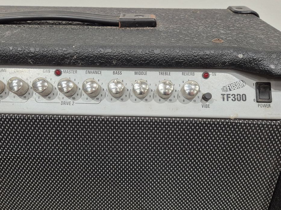 Amplificador Laney TF300 Tube Fusion 120W