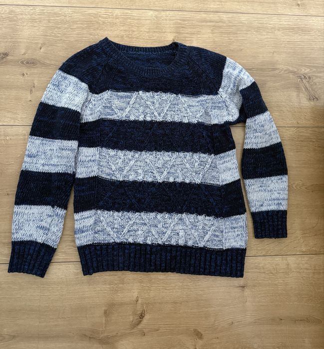 Sweter w paski dekoracyjny splot