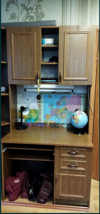 Дитячі меблі в кімнату