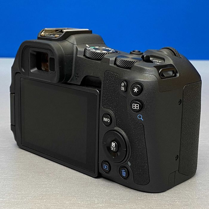 Canon EOS R8 (Corpo) - 24.2MP