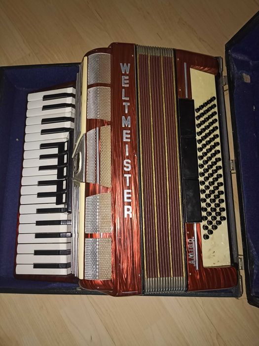 Akordeon Weltmeister AMIGO 80 basów