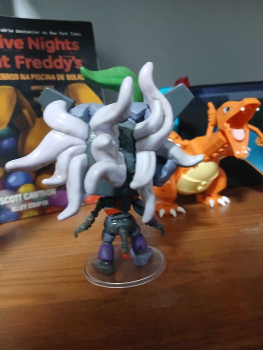 Funko pop roxy fnaf security breach