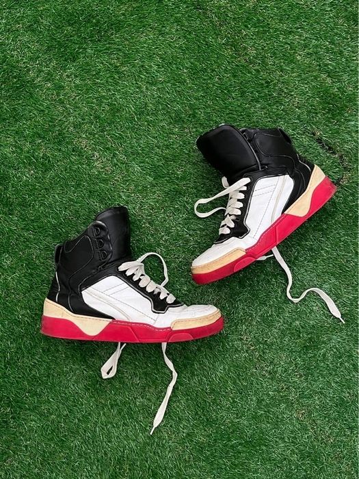 Givenchy Tyson 41-42 описание