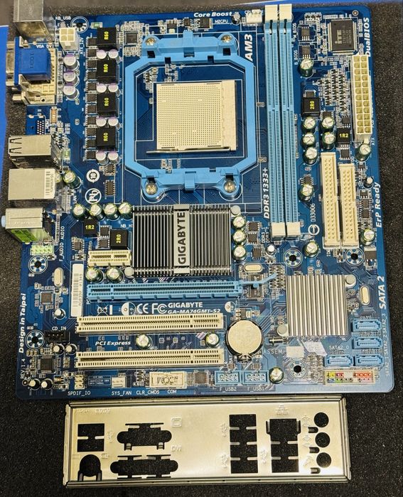 Материнська/Материнская плата Gigabyte GA-MA74GMT-S2/ Socket AM3 /DDR3
