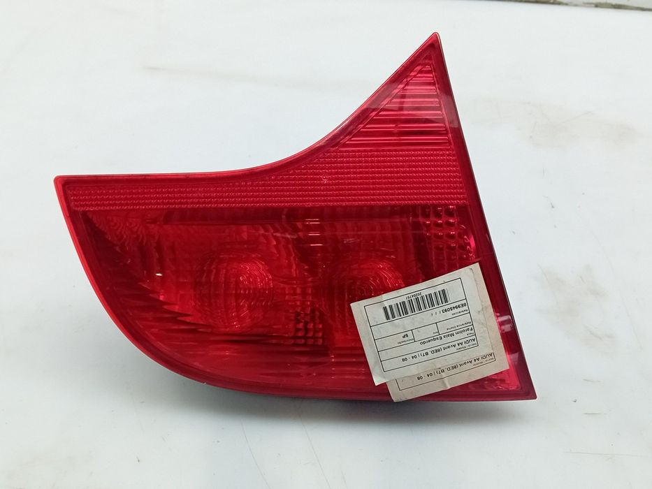 Farolim da mala esquerdo AUDI A4 Avant (8ED, B7)
