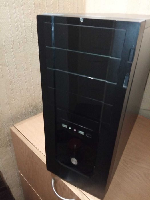 Системний блок, ПК, 4 ядра AMD Phenom X4 II 925, ОЗУ 8 GB DDR3, Radeon HD 7790 1 GB, HDD 500 GB