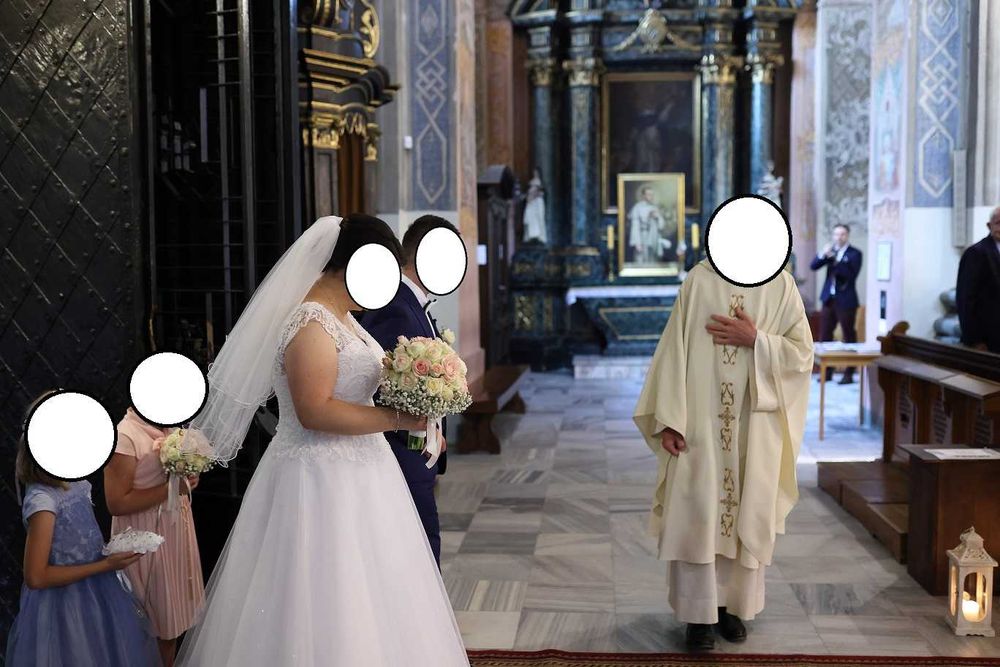 Suknia ślubna biała– elegancka, zdobiona + welon