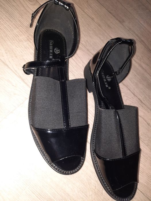 Продам босоніжки жіночі