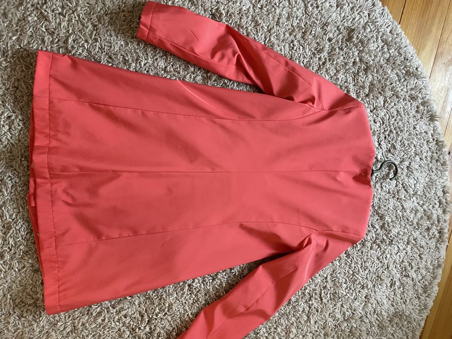 Жіночий весняний плащ