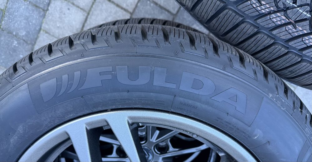 Oryginał Felgi Renault Kadjar Dacia Duster 5x114.3 215/60R17 Nowe zima