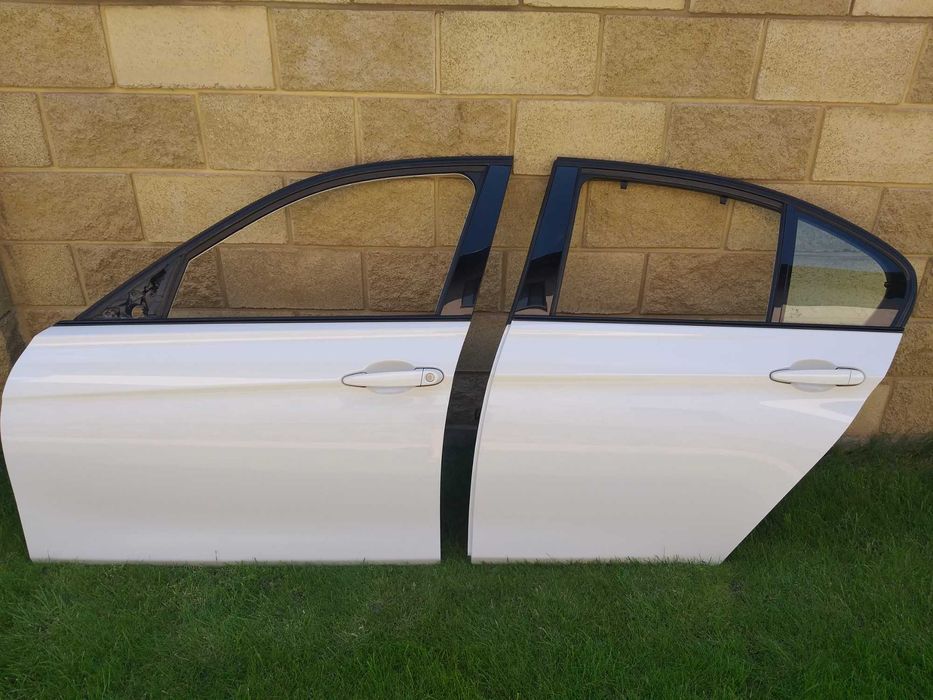 BMW 3 F30 F31 двері дверь A300 B39 скло ручка замок молдінг БМВ