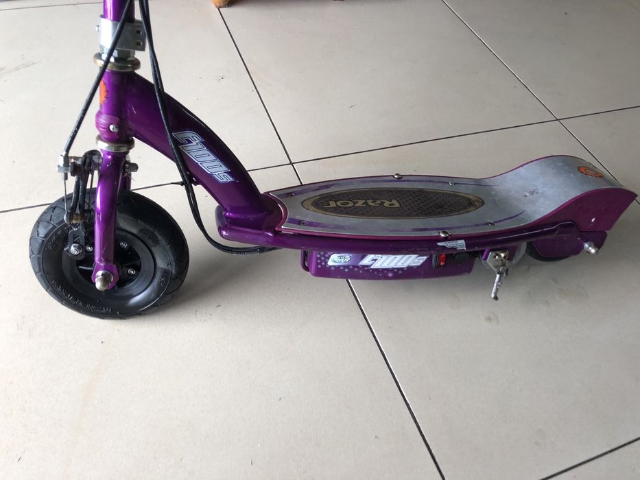 Hulajnoga elektryczna Razor 100s