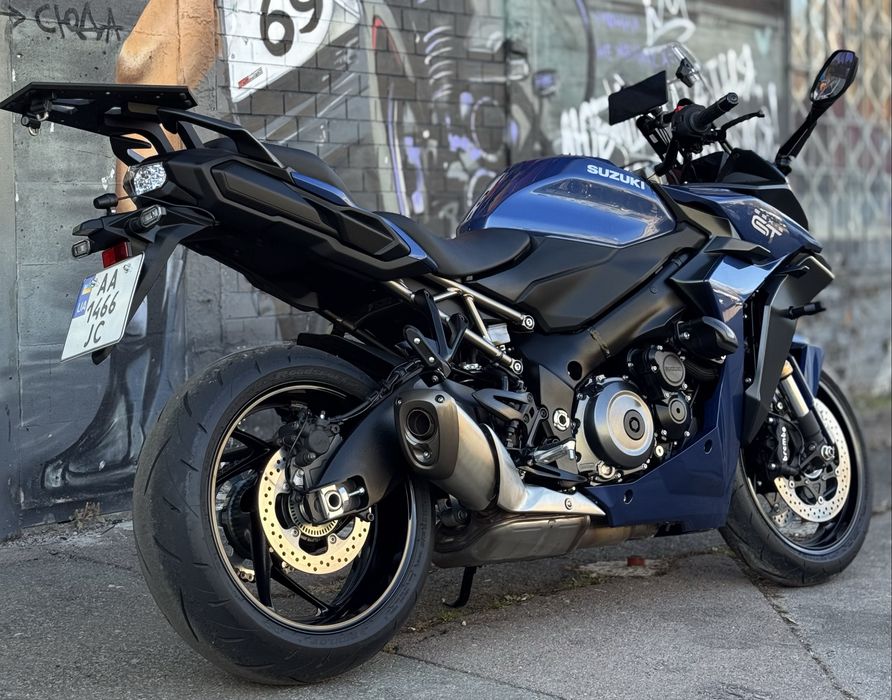 Suzuki GSX-S 1000 GT 2022 рік