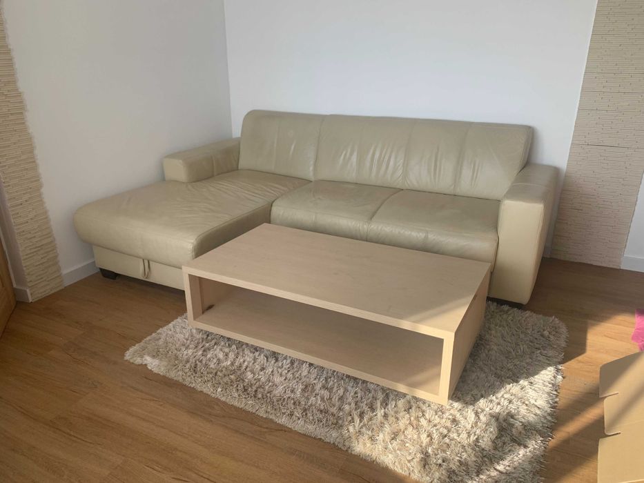 Komplet mebli do salonu - szafki, komoda, półki, dywan