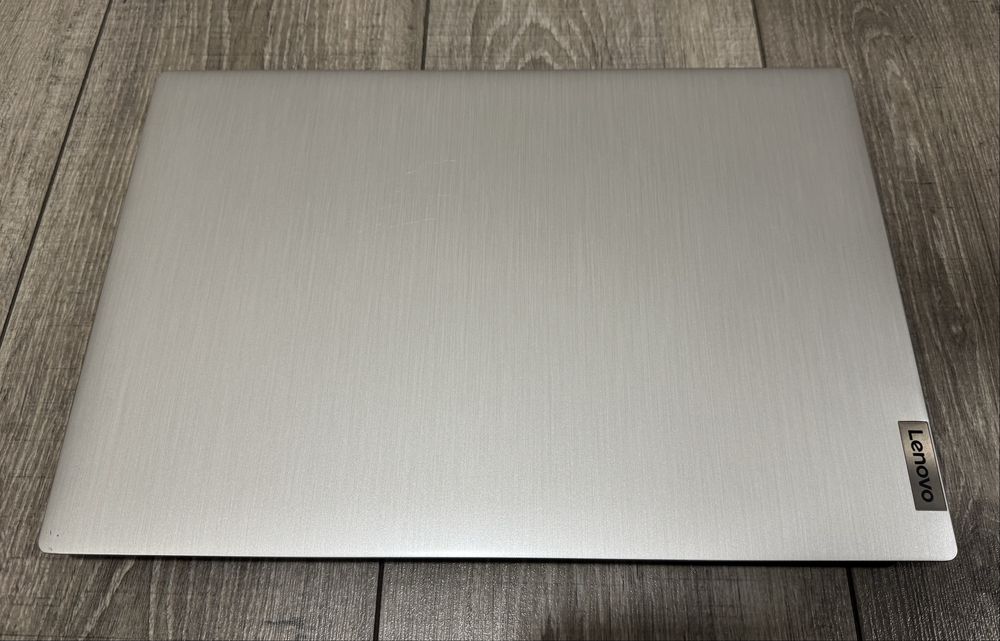 Ігровий ноутбук Lenovo. MX330, i3 1005G1, 12Gb DDR4, NVMe256Gb.