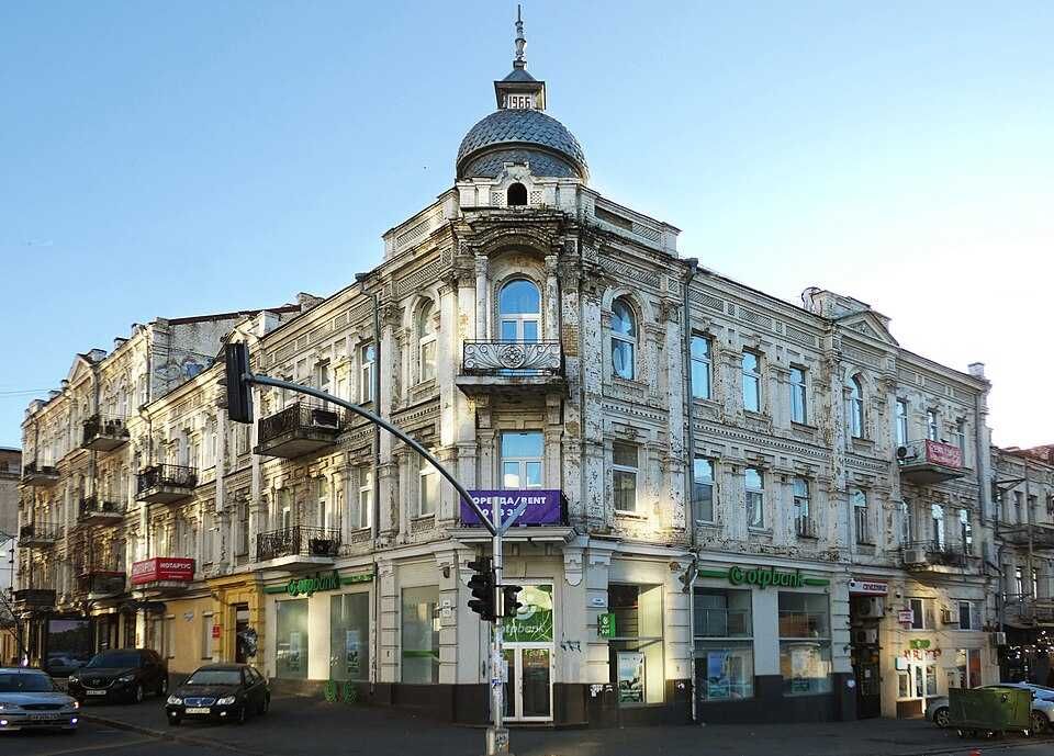 Саксаганського 147. Галицька площа. БІЗНЕС + ПРОЖИВАННЯ.
