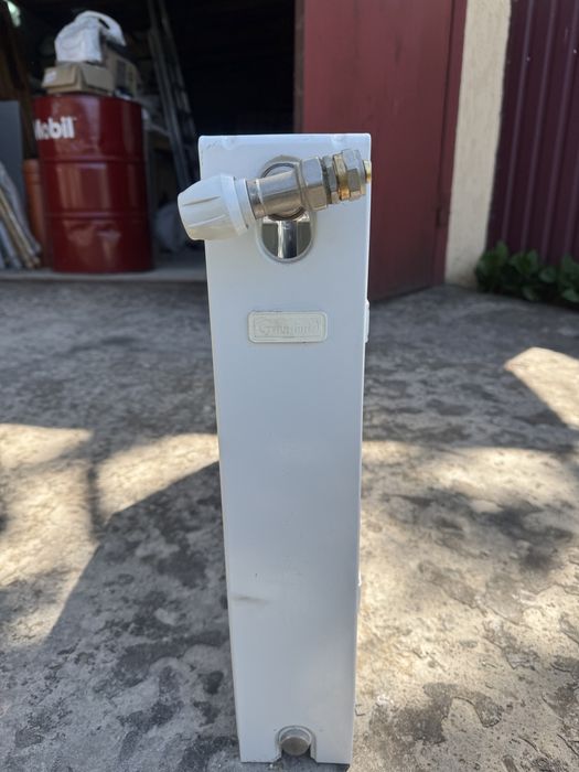 Радіатор опалення Grandini 700/500/100 Новий, без упаковки.