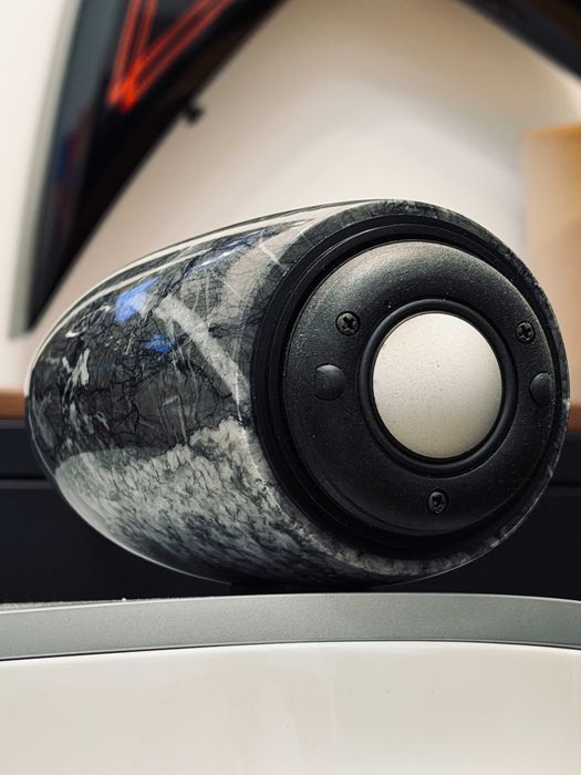 Bowers & Wilkins Signature Diamond 40th — лимитка 2007, 1000 пар на весь мир | напольная, алмаз, мрамор Carnico, Англия, идеал