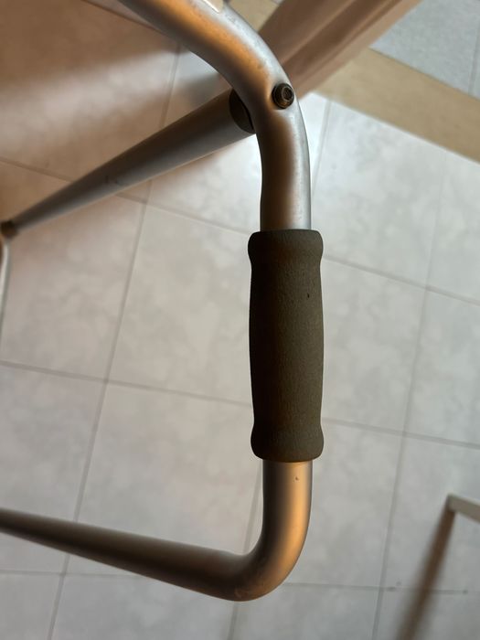 Andarilho ajustável